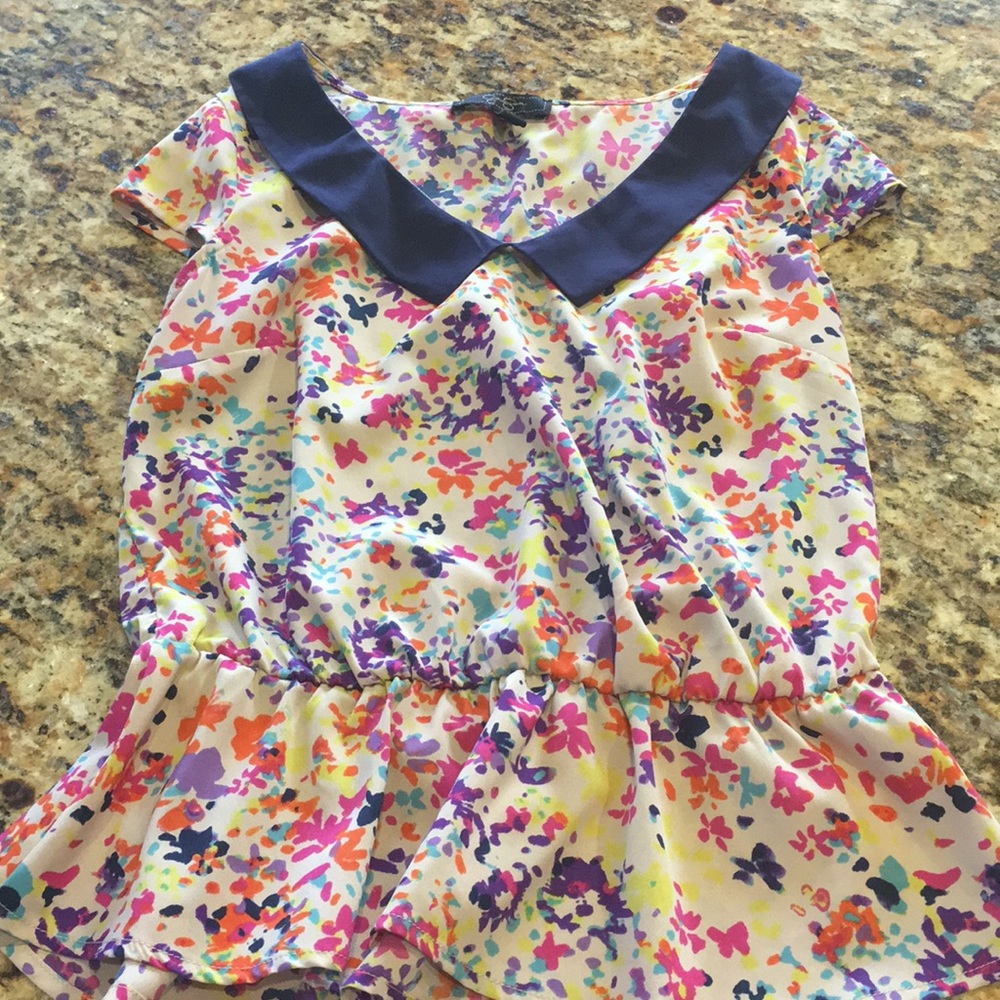 Jessica Simpson Peter Pan collar blouse, small